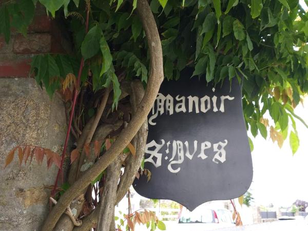 MANOIR ST YVES -Gîte : photo 2 de la chambre studio familial