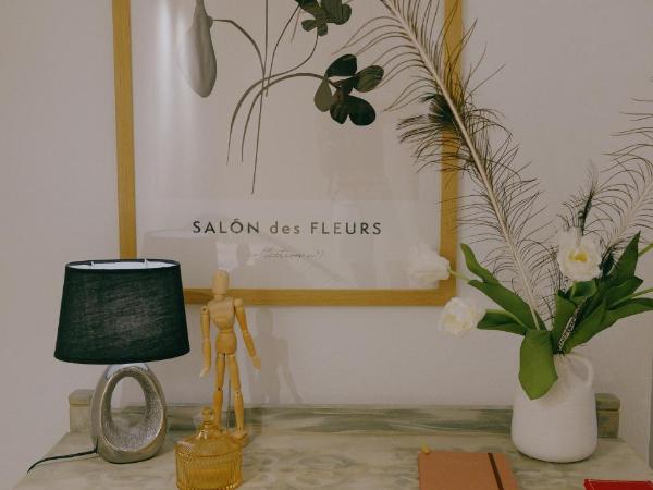 Rhodes Backpackers Boutique Hostel and Apartments : photo 2 de la chambre appartement avec balcon