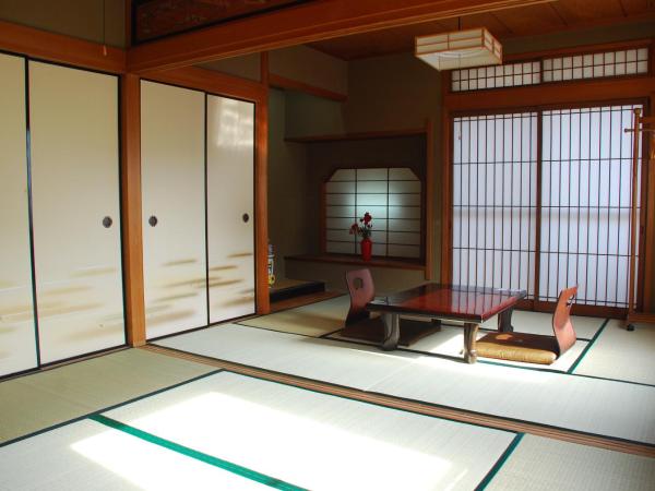 Tiny GuestHouse Umekoji 梅小路 : photo 4 de la chambre chambre quadruple de style japonais