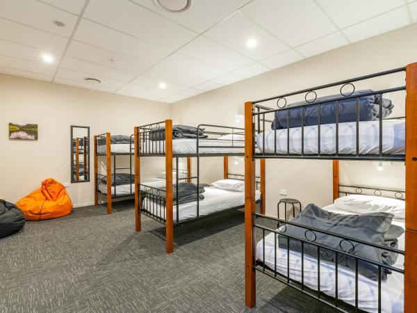 Rock Solid Backpackers Rotorua : photo 3 de la chambre lit simple dans dortoir de 10 lits