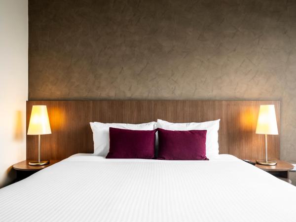 Hotel Urban St Leonards : photo 6 de la chambre hébergement lit king-size urbain