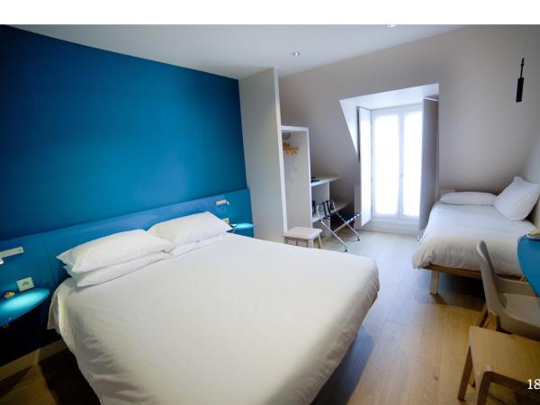 Hotel Andréa : photo 4 de la chambre chambre triple avec balcon