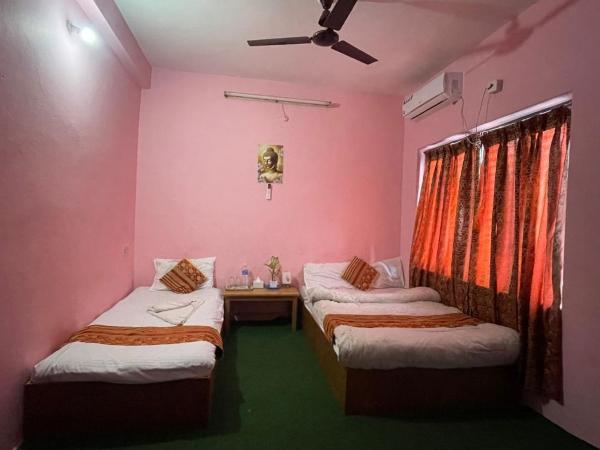 Hotel khana 100 : photo 2 de la chambre chambre double - vue sur montagne