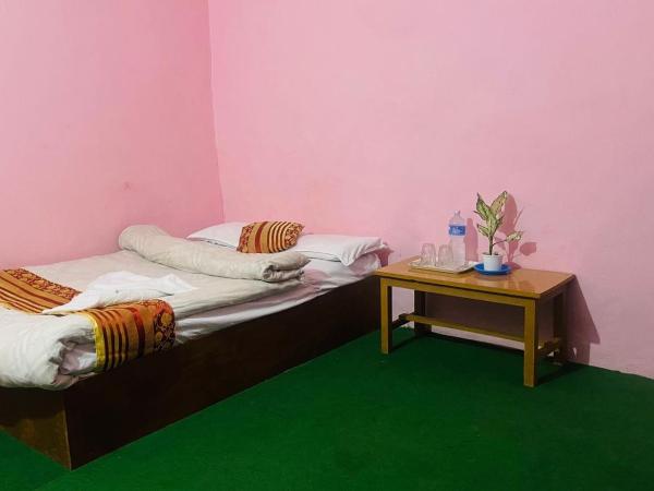 Hotel khana 100 : photo 4 de la chambre chambre double - vue sur montagne