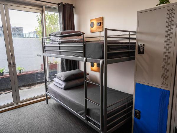 Mad Monkey Melbourne : photo 6 de la chambre lit dans dortoir mixte de 8 lits avec salle de bains commune (18-35 ans uniquement)