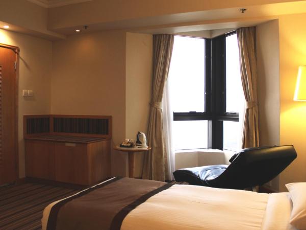 The Harbourview - Chinese YMCA of Hong Kong : photo 2 de la chambre chambre deluxe exécutive - vue sur port