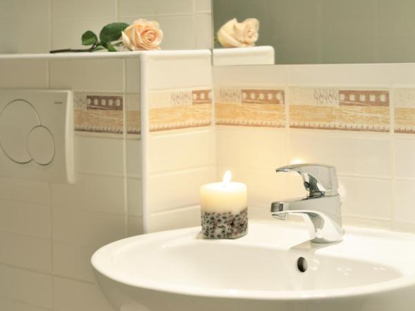 Mały Kraków Aparthotel : photo 7 de la chambre chambre double ou lits jumeaux