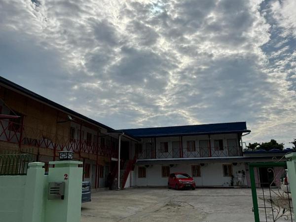 5 Minutes Airport Stay : photo 3 de la chambre chambre double avec salle de bains privative