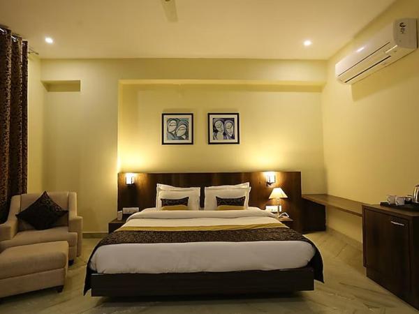 Regenta Central Mewargarh, Near Biological park : photo 4 de la chambre chambre deluxe double ou lits jumeaux