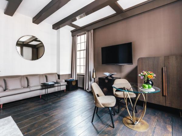 The Dylan Amsterdam - The Leading Hotels of the World : photo 1 de la chambre suite de luxe - vue sur jardin