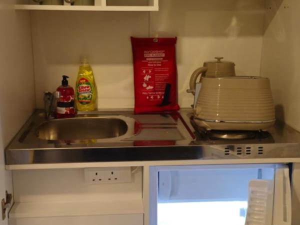 En-suites Suites - Leeds City Retreat with Kitchenette- LGI Hospital- University - Contractors - Short Stays : photo 1 de la chambre chambre double supérieure