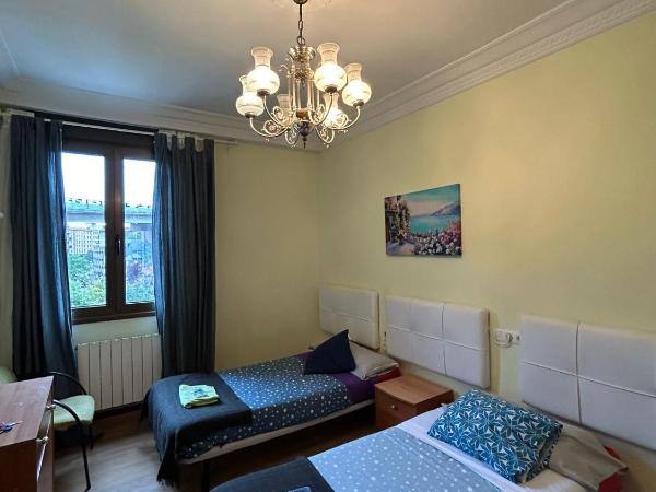 FlipHouse Rooms Pensión : photo 1 de la chambre grande chambre double 
