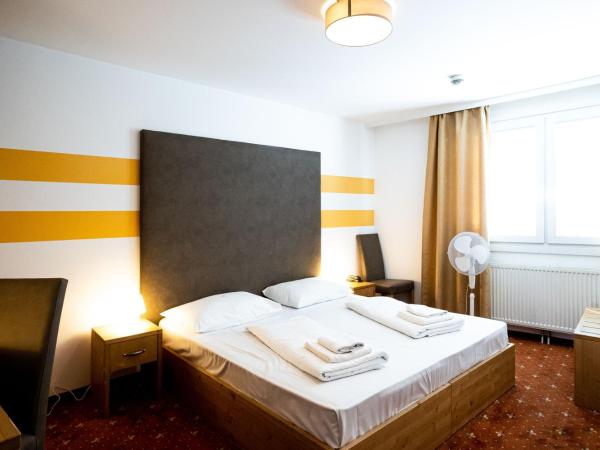 Lenas Donau Hotel : photo 2 de la chambre chambre double