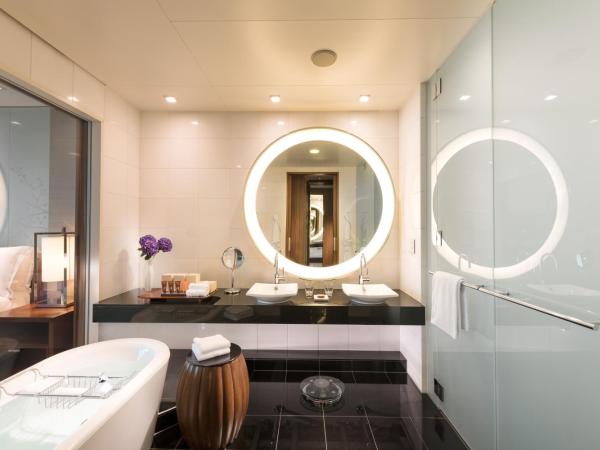 Conrad Tokyo : photo 3 de la chambre chambre lit king-size - vue sur ville