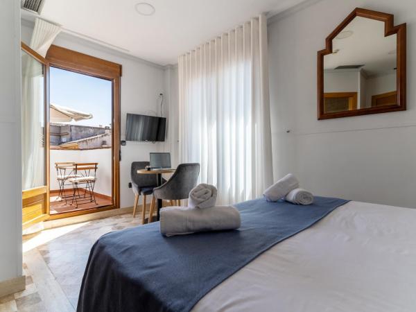 Hotel Reina Mora : photo 2 de la chambre chambre double ou lits jumeaux supérieure avec terrasse