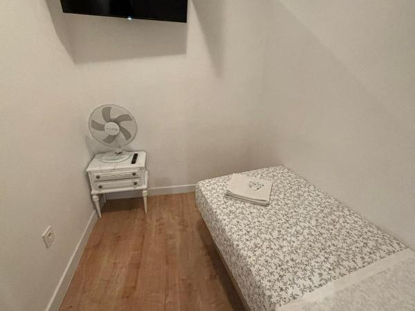 Hostal Flat55Madrid : photo 2 de la chambre chambre simple Économique avec salle de bains commune
