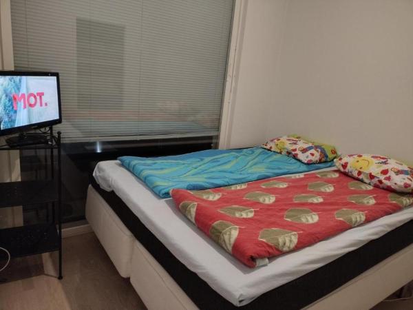 Helsinki Yksityinen-Private-Частный Room in Shared Flat among Centre-University-BusTrainStation : photo 2 de la chambre chambre double ou lits jumeaux avec salle de bains commune