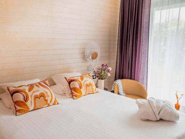 Hôtel Valdys Thalasso & Spa - Beau rivage : photo 2 de la chambre chambre double confort - vue latérale sur mer