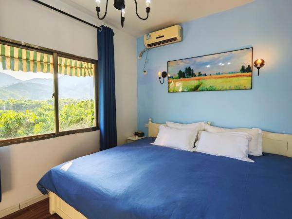 Cloud Tree Inn Yun Shu Li ,Xichong, Shenzhen : photo 10 de la chambre chambre lit king-size - vue sur montagne