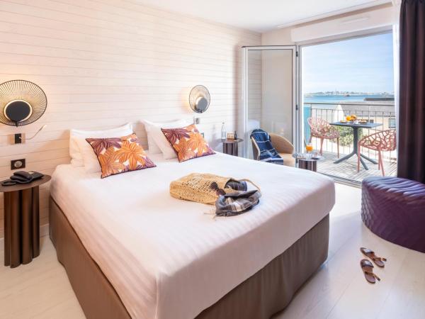 Hôtel Valdys Thalasso & Spa - Beau rivage : photo 1 de la chambre chambre double confort - vue latérale sur mer