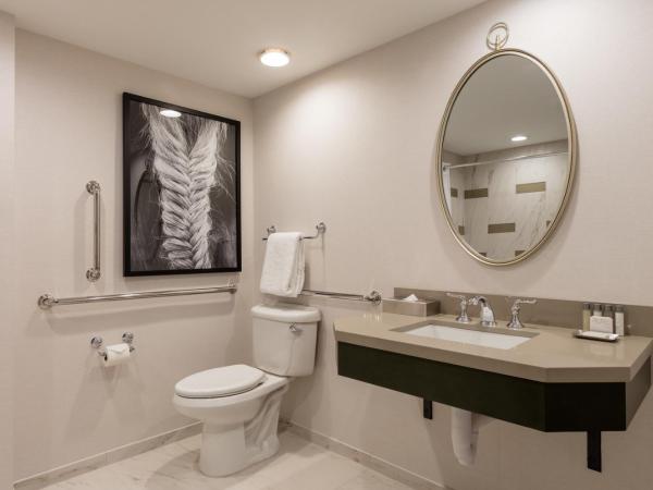 Galt House Hotel, A Trademark Collection Hotel : photo 1 de la chambre chambre lit king-size deluxe - non-fumeurs/tour ouest