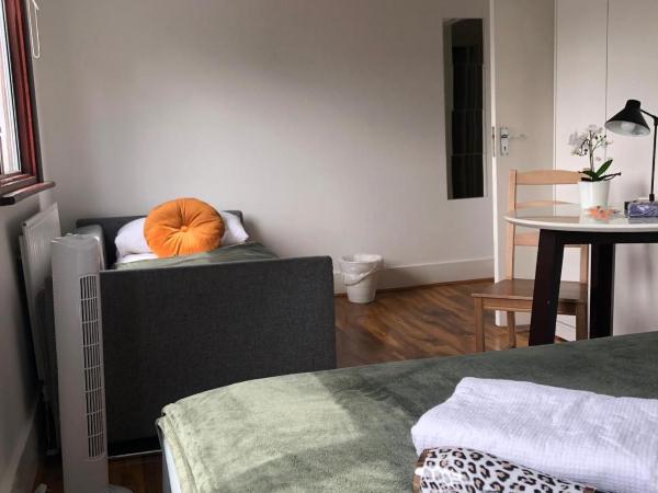 Comfy Private Bedrooms across the Euston Station : photo 8 de la chambre chambre triple