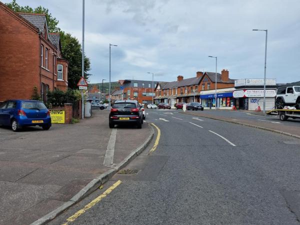 Aunty Katie's House, NI Tourist Board Certified & located on the main Oldpark Road to Belfast, with Free Continental Breakfast & Free Ultra Fast SKY internet, free SKY Sports & free SKY Cinema, Self-check in after 10pm GMT : photo 3 de la chambre chambre quadruple avec salle de bains commune
