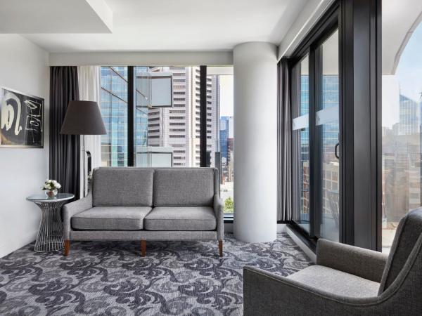 Sheraton Melbourne Hotel : photo 2 de la chambre suite fédération 1 chambre lit king-size avec terrasse - vue sur la ville