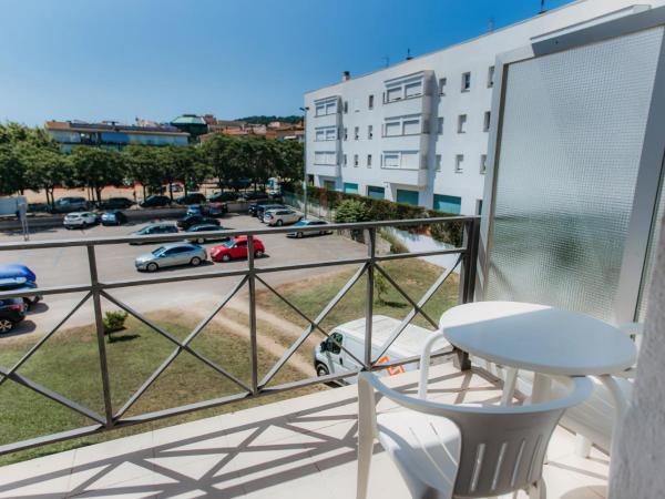 Marina Tossa : photo 3 de la chambre chambre double avec balcon