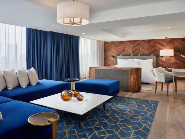 The Westin Monterrey Valle : photo 9 de la chambre suite lit king-size présidentielle avec accès au salon concierge
