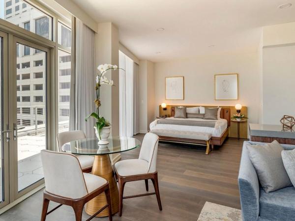 ONE11 Hotel : photo 7 de la chambre suite lit king-size avec balcon