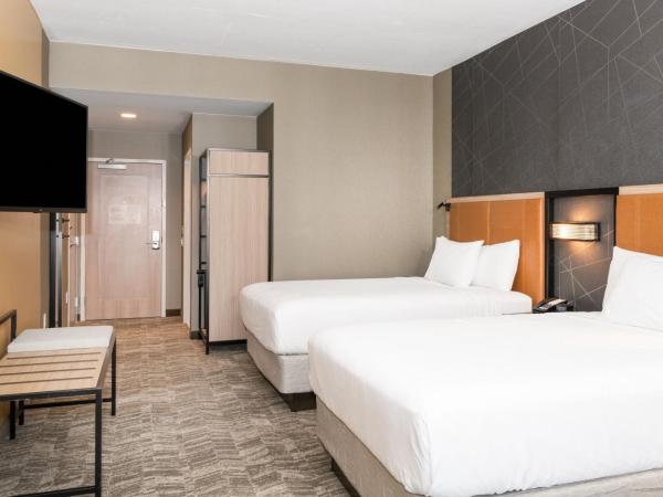 SpringHill Suites by Marriott Baltimore Downtown Convention Center Area : photo 1 de la chambre suite avec 2 lits queen-size et canapé-lit