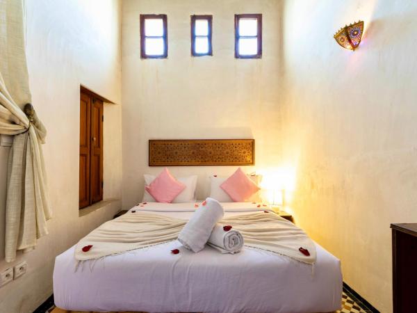 Dar Attajalli : photo 3 de la chambre chambre quadruple avec salle de bains privative