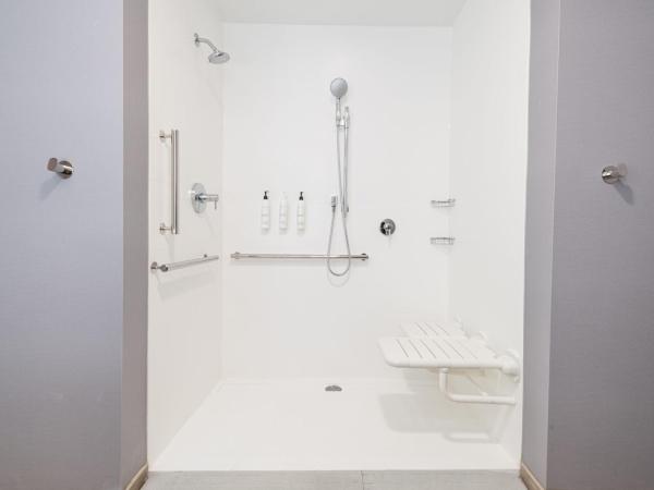 SpringHill Suites by Marriott Baltimore Downtown Convention Center Area : photo 10 de la chambre suite lit king-size standard