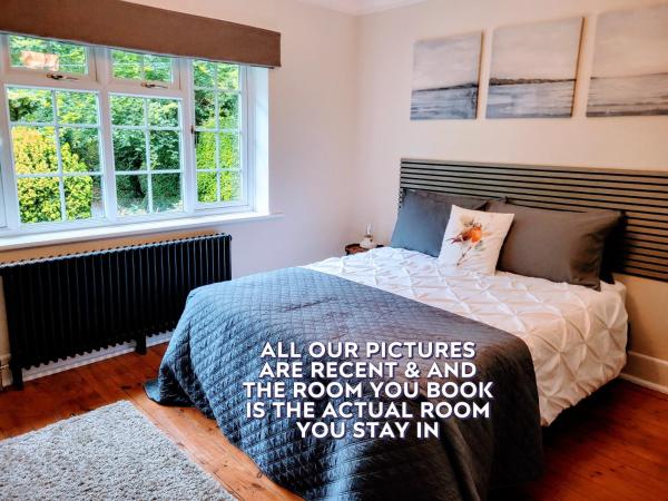 Little Robin Gate - Free Parking - Central - 10 min Walk to Train Station : photo 7 de la chambre chambre lit king-size avec baignoire spa