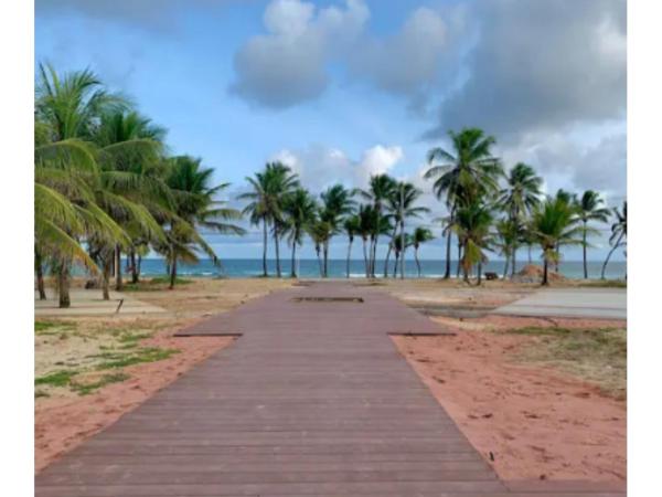 Salvador 50m Praia com Piscina Prox Aeroporto : photo 5 de la chambre chambre triple avec salle de bains privative