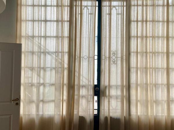 Casa en el Encantador San Telmo - 8 habitaciones : photo 3 de la chambre chambre triple avec salle de bains commune