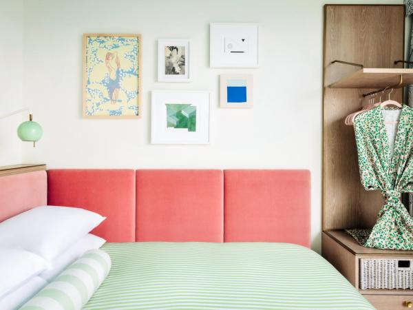 The Goodtime Hotel, Miami Beach a Tribute Portfolio Hotel : photo 1 de la chambre chambre lit queen-size standard - vue sur ville