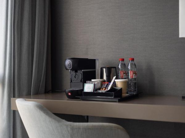 AC Hotel by Marriott Nice : photo 2 de la chambre chambre lit king-size supérieure - vue sur jardin