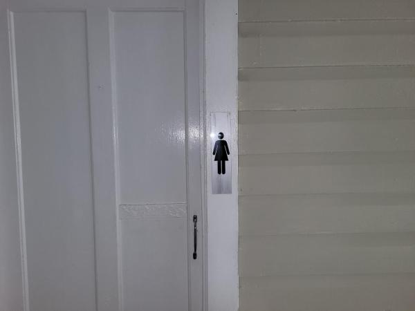 Travellers Paradise : photo 8 de la chambre chambre simple avec salle de bains commune