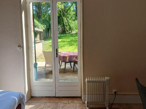 Château de Maucouvent : photo 3 de la chambre double room with patio (annex)