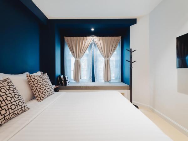 Xinlor House - Phuket Old Town : photo 2 de la chambre chambre supérieure lit queen-size