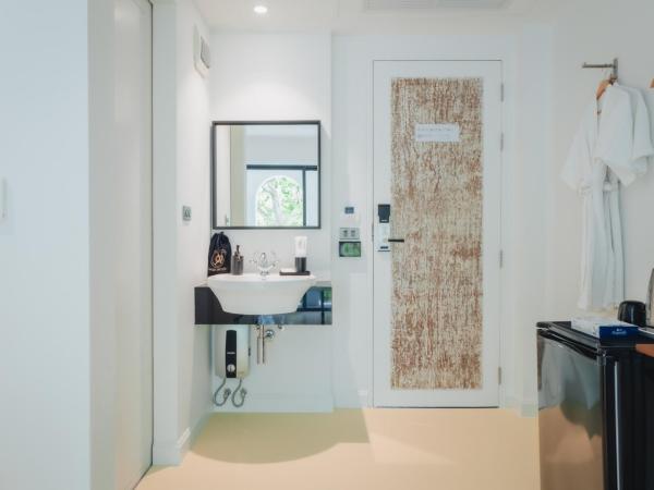 Xinlor House - Phuket Old Town : photo 3 de la chambre chambre double deluxe avec balcon