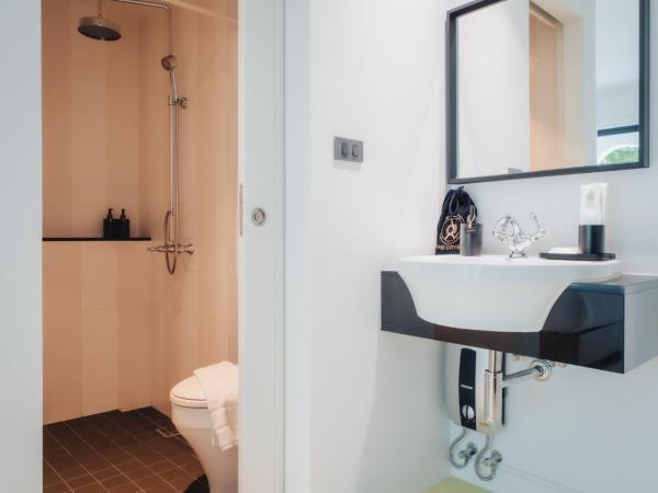 Xinlor House - Phuket Old Town : photo 4 de la chambre chambre double deluxe avec balcon