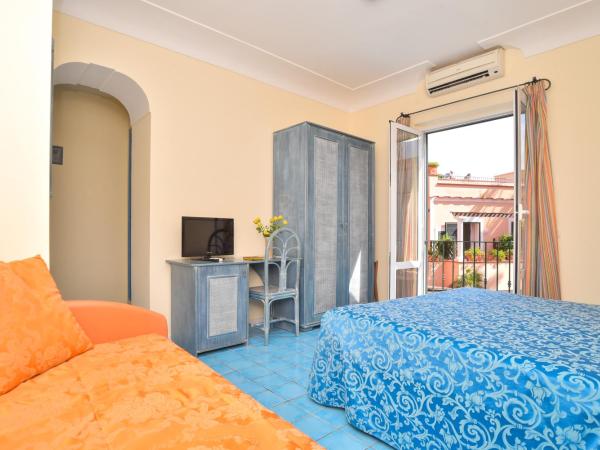 Hotel Terme Zi Carmela : photo 3 de la chambre chambre triple