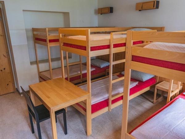 Davos Youth Hostel : photo 2 de la chambre lit dans dortoir 6 lits