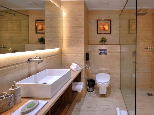 Golden Tulip Agra : photo 1 de la chambre suite