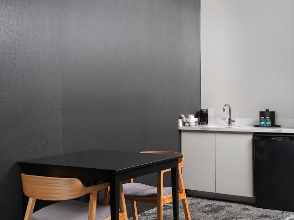 Champions Club and Hotel, Houston Westchase : photo 4 de la chambre chambre lit king-size deluxe