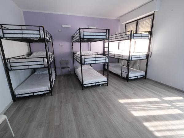 Hostel 3 : photo 9 de la chambre lit dans dortoir mixte de 10 lits