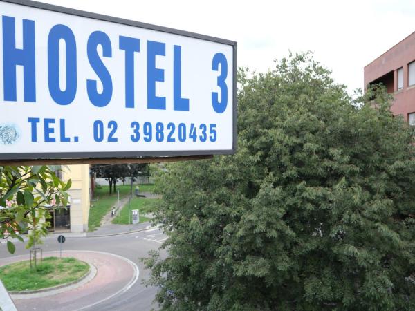 Hostel 3 : photo 9 de la chambre chambre simple avec salle de bains commune